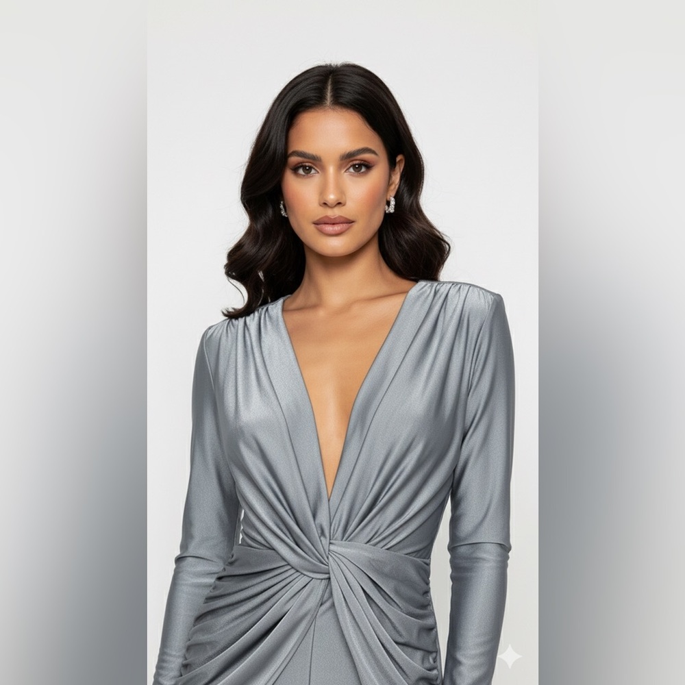 Long Sleeve Gray Dress. Gives a stunning figure